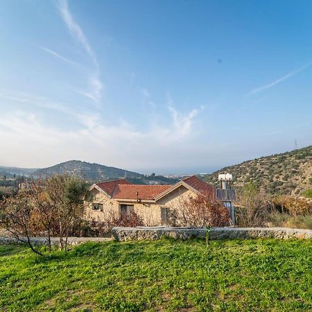 Chardonnay Guest Studio Rooms With Great View For Nature Lovers 凯里尼亚 外观 照片