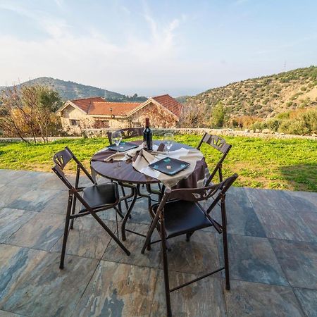 Chardonnay Guest Studio Rooms With Great View For Nature Lovers 凯里尼亚 外观 照片