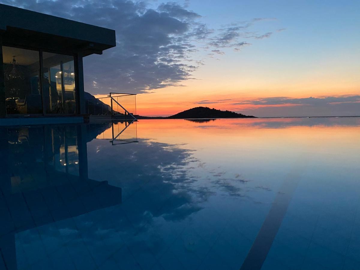 Chardonnay Guest Studio Rooms With Great View For Nature Lovers 凯里尼亚 外观 照片