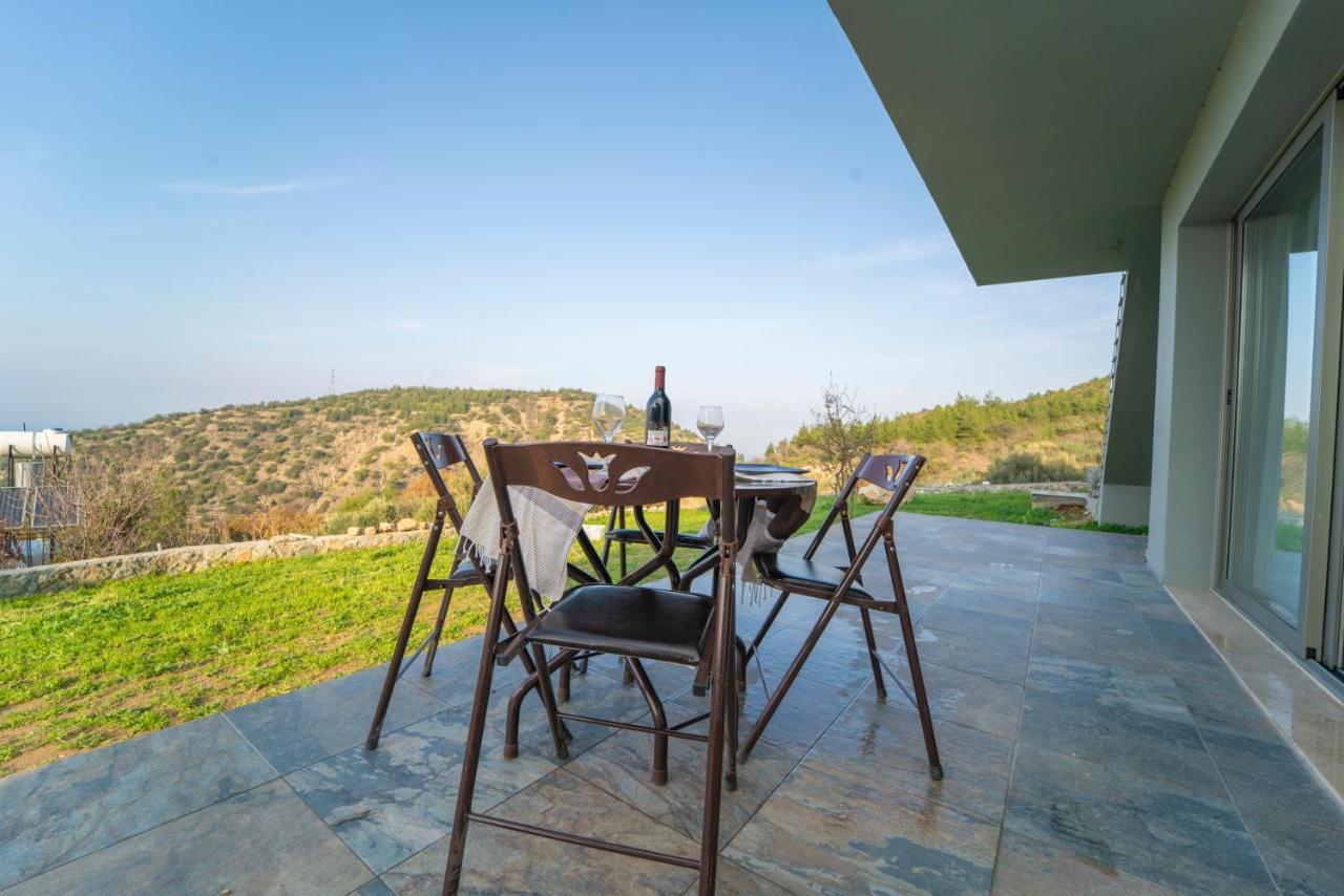 Chardonnay Guest Studio Rooms With Great View For Nature Lovers 凯里尼亚 外观 照片